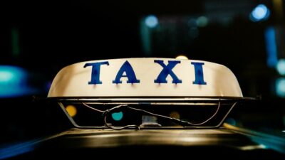 A photograph of A2Z Taxis in Hinckley